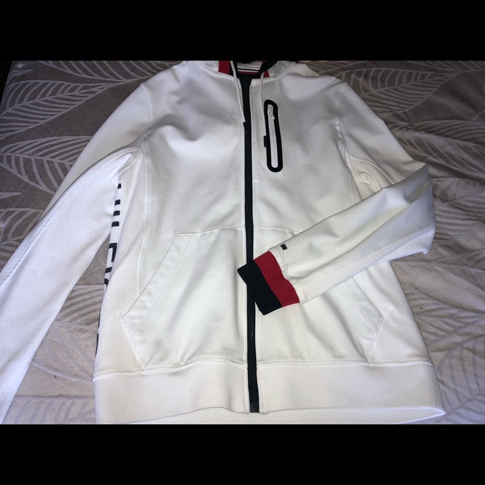 tommy hilfiger sweatshirt